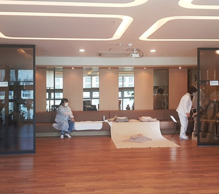 강서 SB타운 산후조리원: 프리미엄 중문과 파티션으로 완성한 공간 혁신 후기